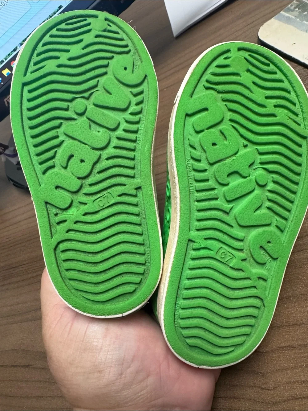 Native Kids Jefferson shoes toddler 7 Kelly Green Grasshopper